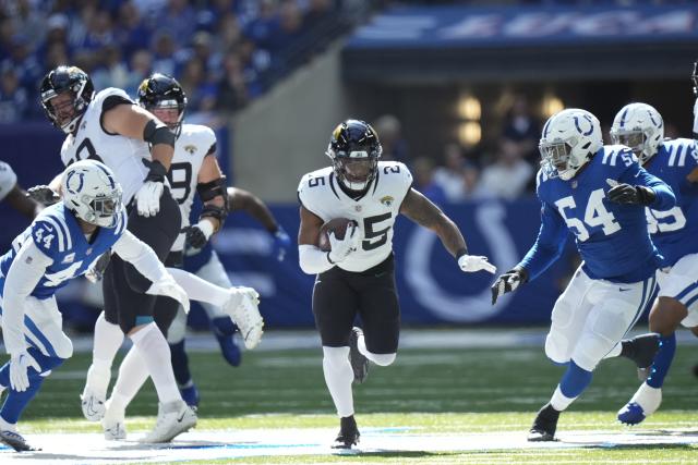 Jacksonville, USA. 18th Sep, 2022. September 18, 2022: Jacksonville Jaguars  running back JAMES ROBINSON (25) runs the ball in for a touchdown during  the Jacksonville Jaquars vs Indianapolis Colts NFL game at