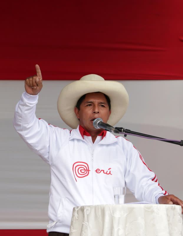 Presidential candidates debate in Peru