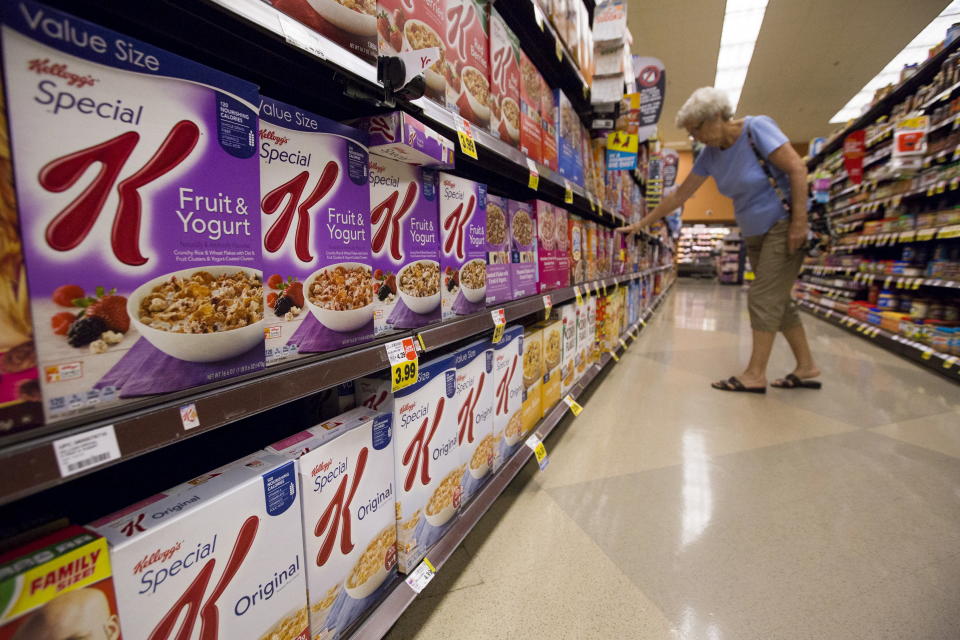 Various types of Kellogg's cereals are pictured at a Ralphs grocery store in Pasadena, California August 3, 2015. REUTERS/Mario Anzuoni