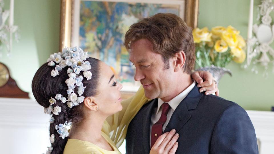 LIZ AND DICK, (from left): Lindsay Lohan as Elizabeth Taylor, Grant Bowler as Richard Burton, (aired Nov. 25, 2012), 2012. photo: Jack Zeman / © Lifetime TV / Courtesy: Everett Collection.