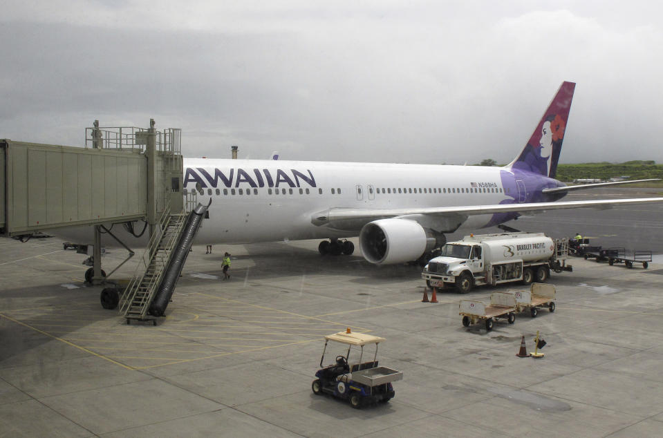 Hawaiian Airlines flight attendants suspect case of human trafficking