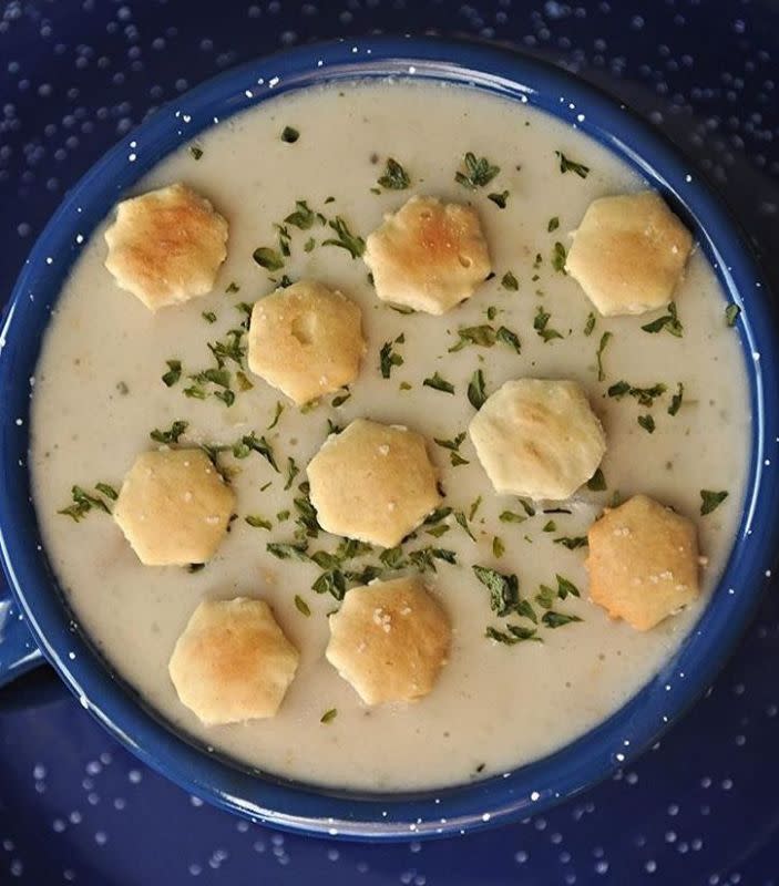 <p>Everyday Mom's Meals</p><p>This easy and super creamy clam chowder made in the slow cooker comes together in four hours or less. </p><p><strong>Get the recipe: <a href="http://everydaymomsmeals.blogspot.com/2014/12/slow-cooker-christmas-favorites-day-2.html" rel="nofollow noopener" target="_blank" data-ylk="slk:Crock Pot Clam Chowder;elm:context_link;itc:0;sec:content-canvas" class="link rapid-noclick-resp">Crock Pot Clam Chowder</a></strong></p>