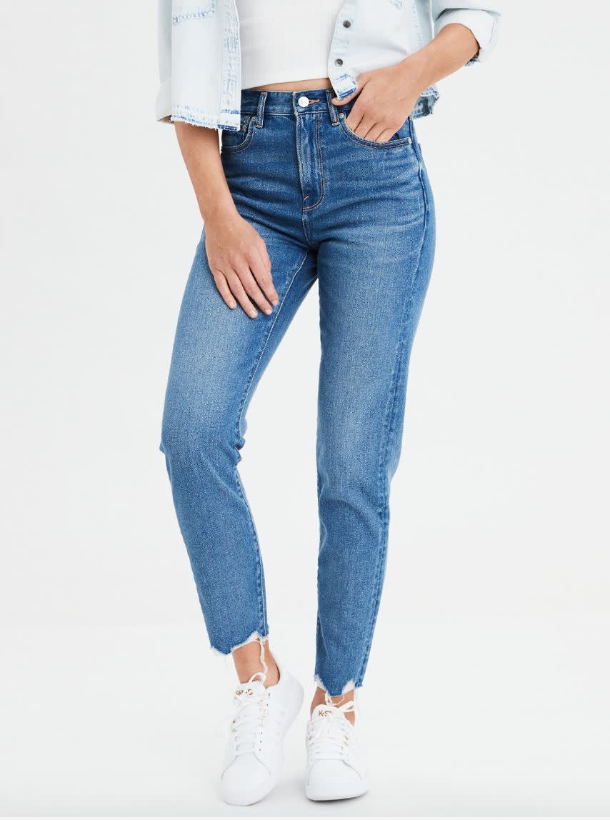 <strong><a href="https://fave.co/2Gc73C0" target="_blank" rel="noopener noreferrer">Find them for $50 at American Eagle</a></strong>