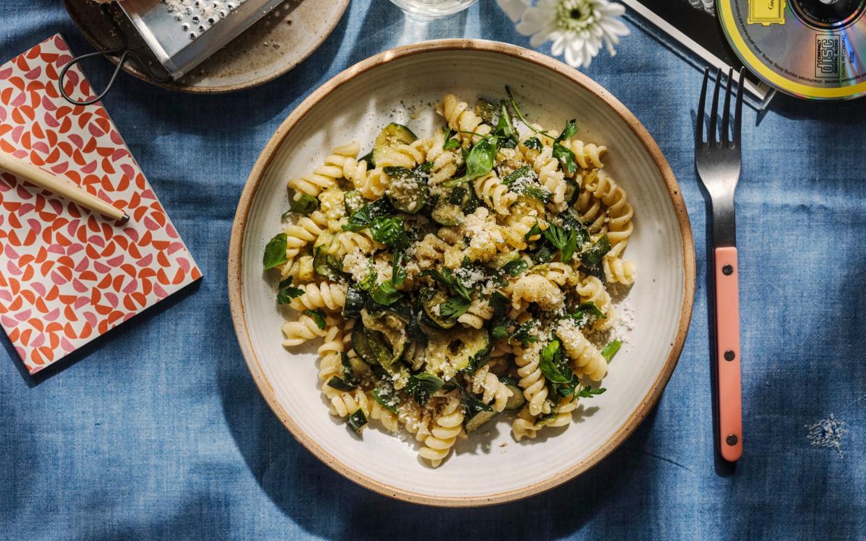 The pasta you always think of with the Amalfi coast is zucchini - Haarala Hamilton