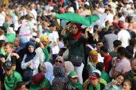 <p>Une immense foule aux couleurs vert et blanc a acclamé les nouveaux champions d'Afrique de football à Alger. </p>