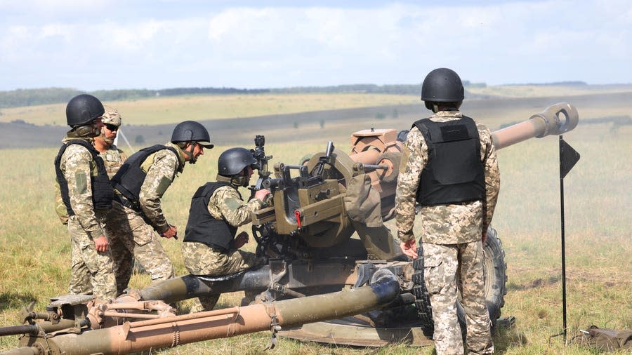 Ukrainian forces train on Salisbury Plain