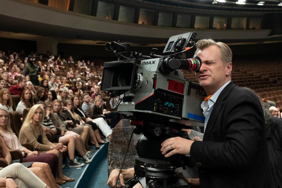 Christopher Nolan filming ‘Tenet’ (©2019 Warner Bros. Entertainment, Inc. All Rights Reserved.)