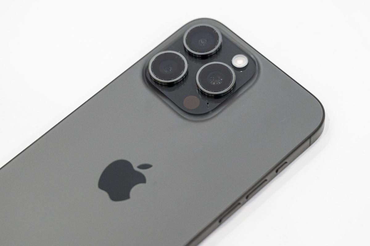 iPhone Pro's Titanium Finish Stands Out in First Look at Device
