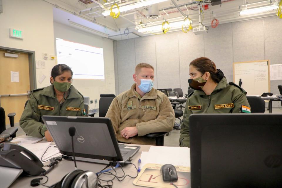 US and Indian soldiers during Yudh Abhyas in Alaska