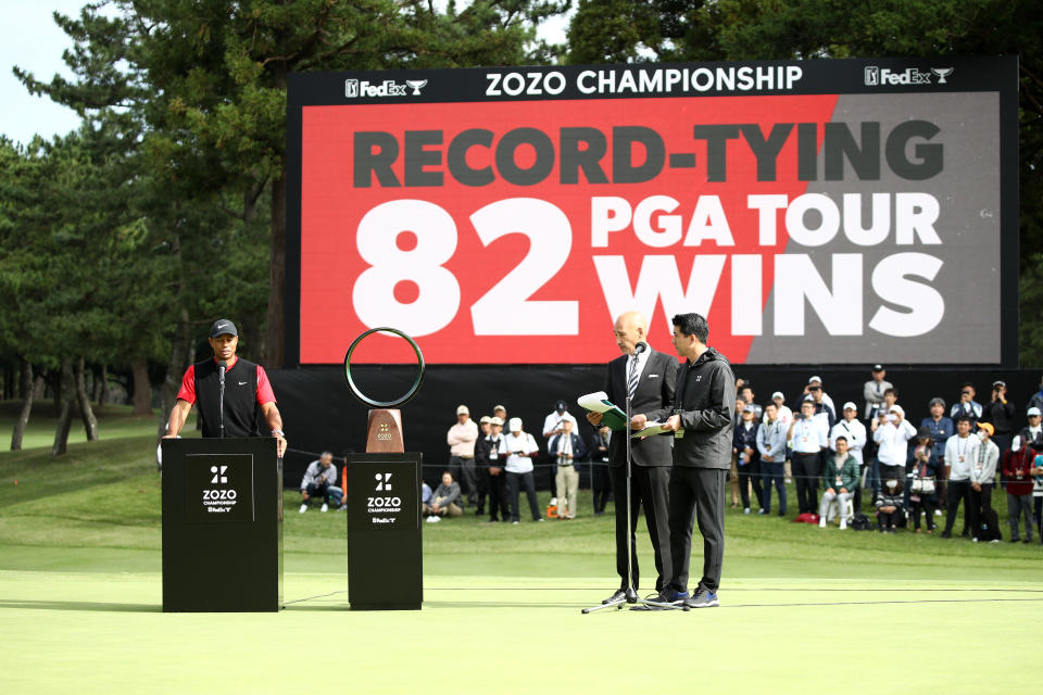 Woods equalled the record for the number of PGA tour wins. (Photo by Chung Sung-Jun/Getty Images)