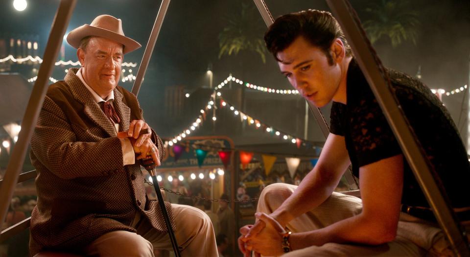 TOM HANKS as Colonel Tom Parker and AUSTIN BUTLER as Elvis in Warner Bros. Pictures’ drama “ELVIS,” a Warner Bros. Pictures release.