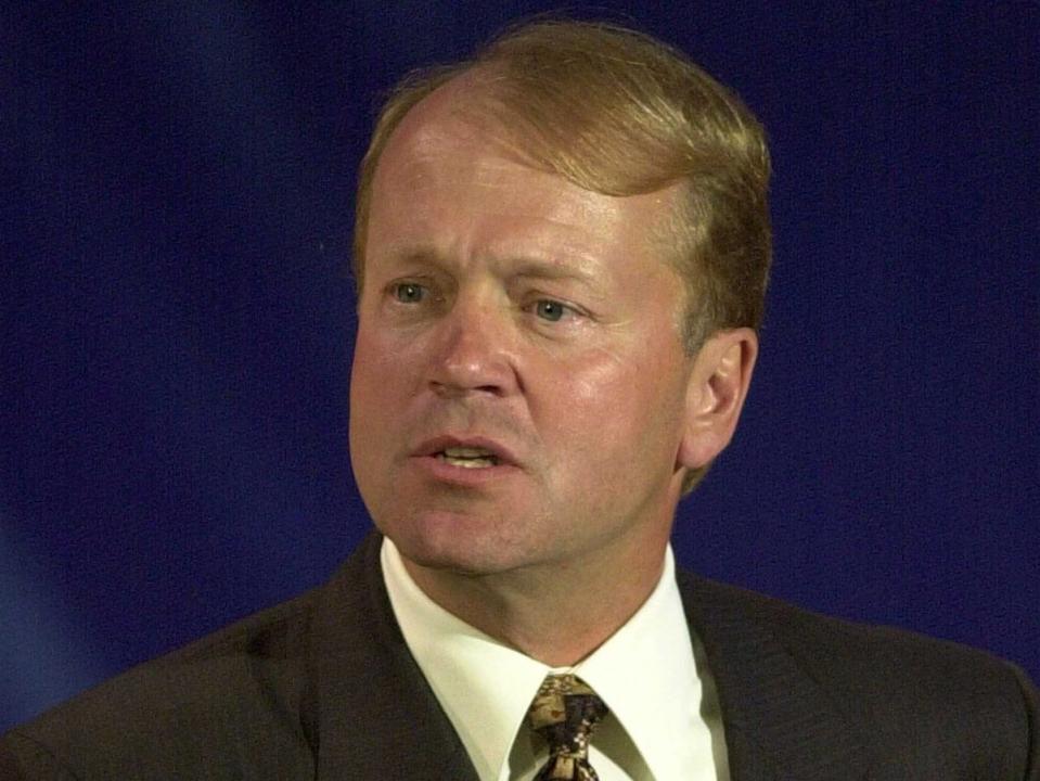 Young John Chambers 2000