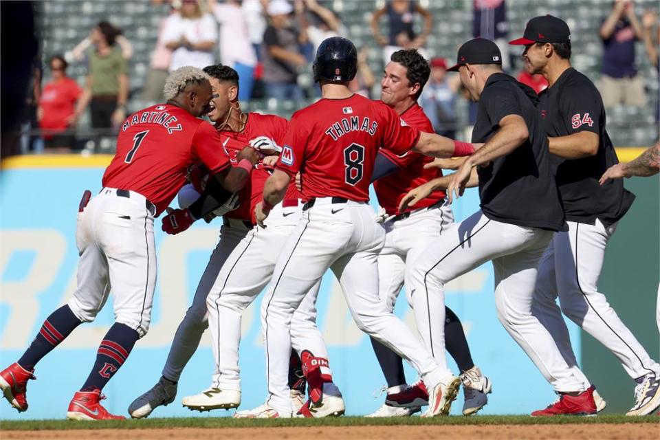 MLB（影）／席曼尼茲再見全壘打！守護者險勝雙城　美聯第2支晉級季後賽球隊