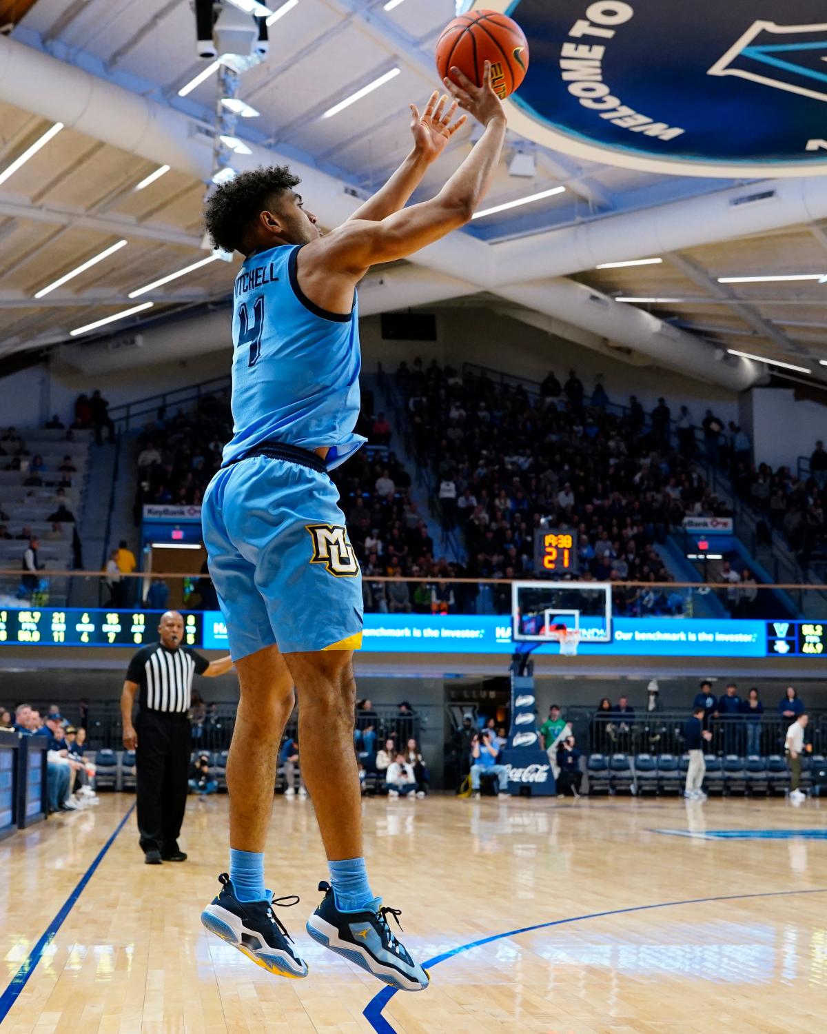 Le produit local Stevie Mitchell aide Marquette à remporter une autre victoire tendue à Villanova