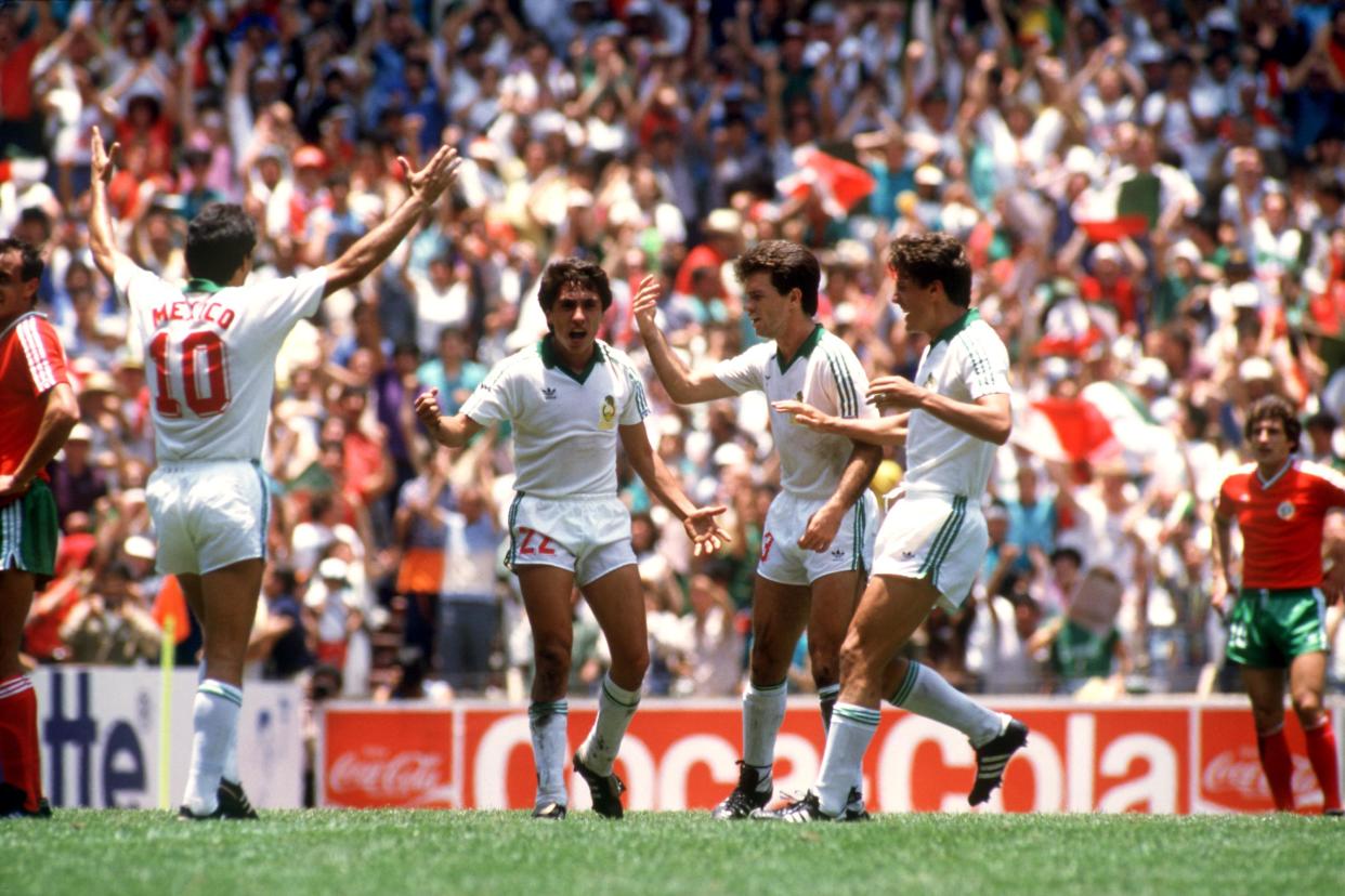 Manuel Negrete (22) celebra su tanto de volea frente a Bulgaria (Foto de: Peter Robinson/EMPICS via Getty Images)