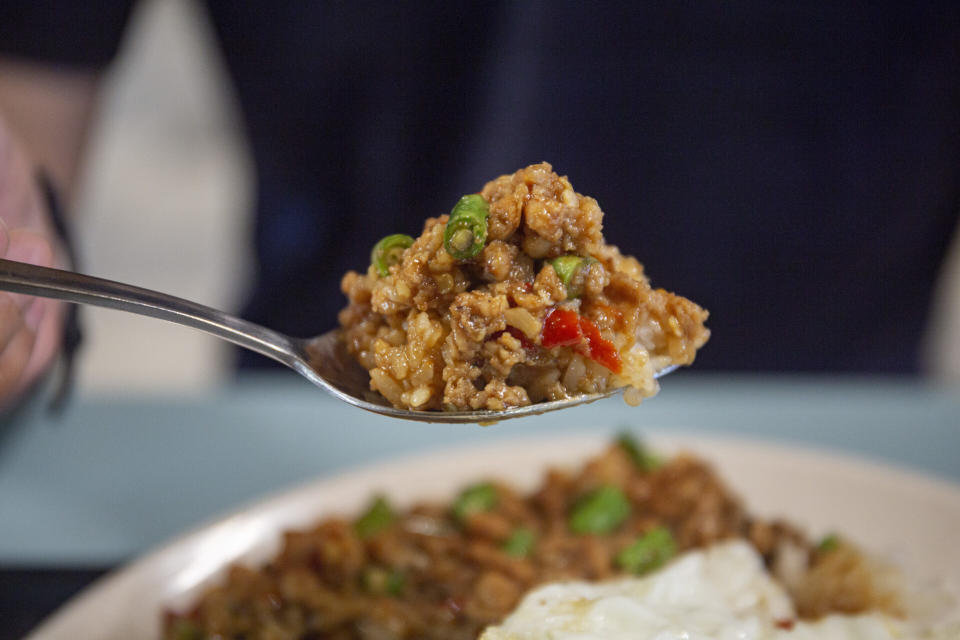 Jurong West Hawker Centre - Basil Rice zoom