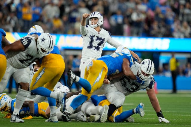 Monday Night Football: Dallas Cowboys edge past Los Angeles Chargers, 20-17