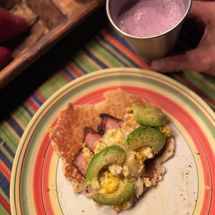 <span class="article__caption">On big mornings, Rahlves eats eggs, bacon, and avocado--sometimes on a pancake--along with his usual smoothie.</span> (Photo: Courtesy Daron Rahlves)