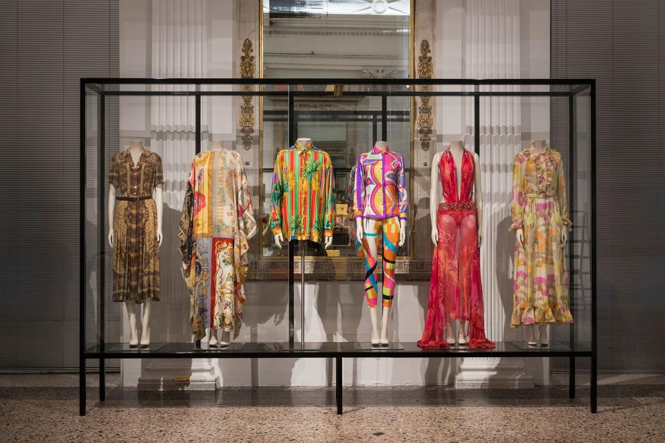 For those interested in a good overview of Italian fashion’s fundamental years, the exhibition “Italiana, Italy Through the Lens of Fashion 1971–2001” shouldn’t be missed.