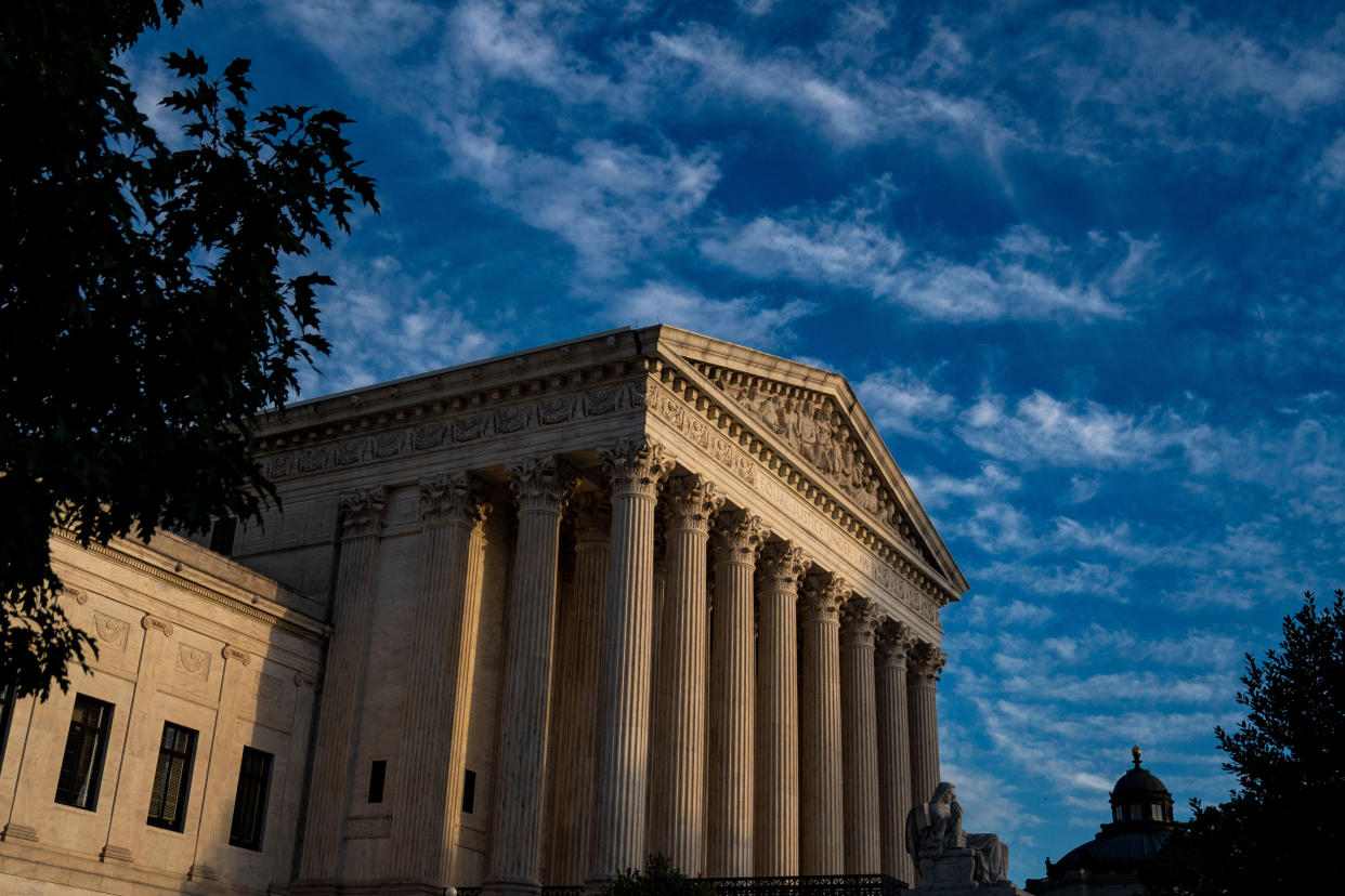 Image: Supreme Court of the United States (Kent Nishimura / Los Angeles Times via Getty Images)