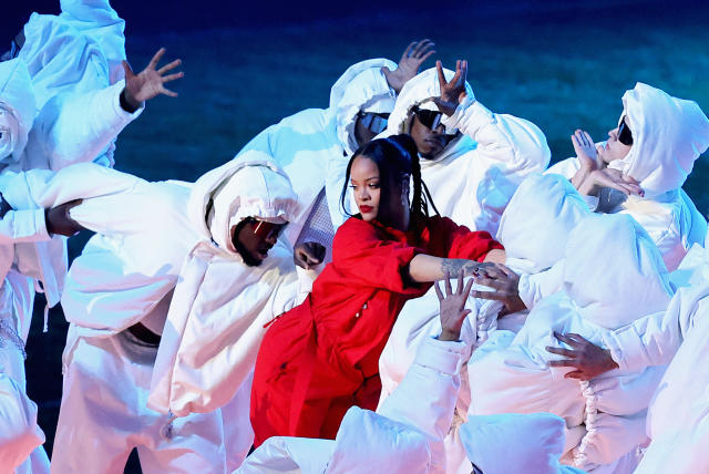 Super Bowl halftime show Rihanna photos