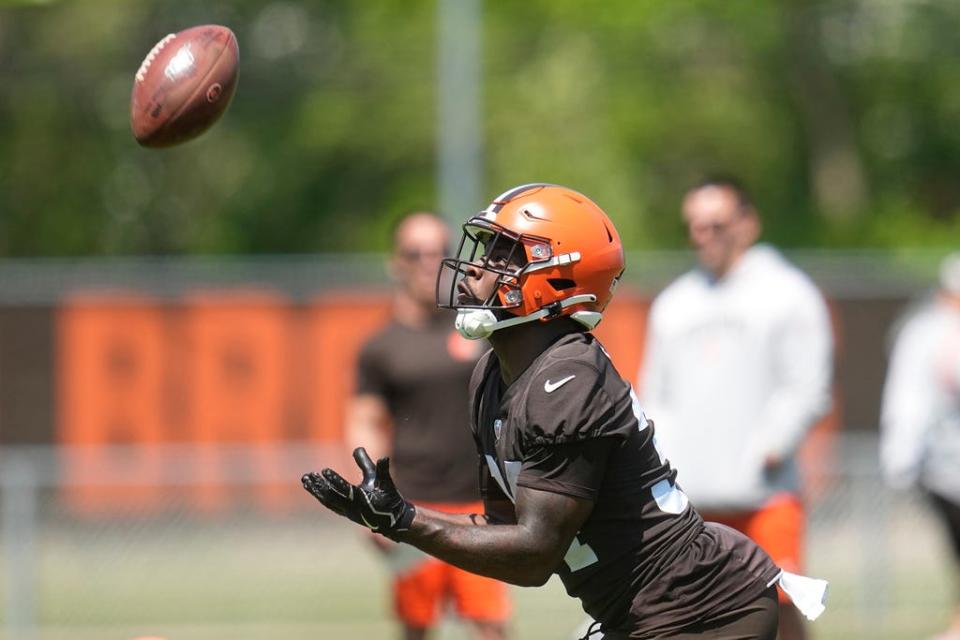 Browns running back Jerome Ford catches the ball on a kickoff during practice May 31 in Berea.