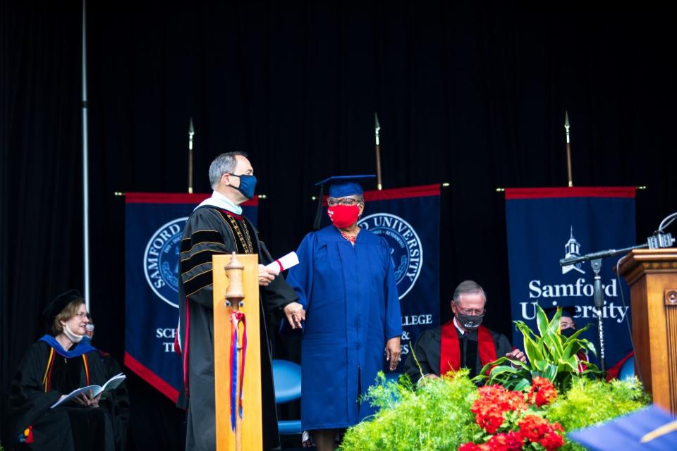 Vivan Cunningham receives diploma Samford University