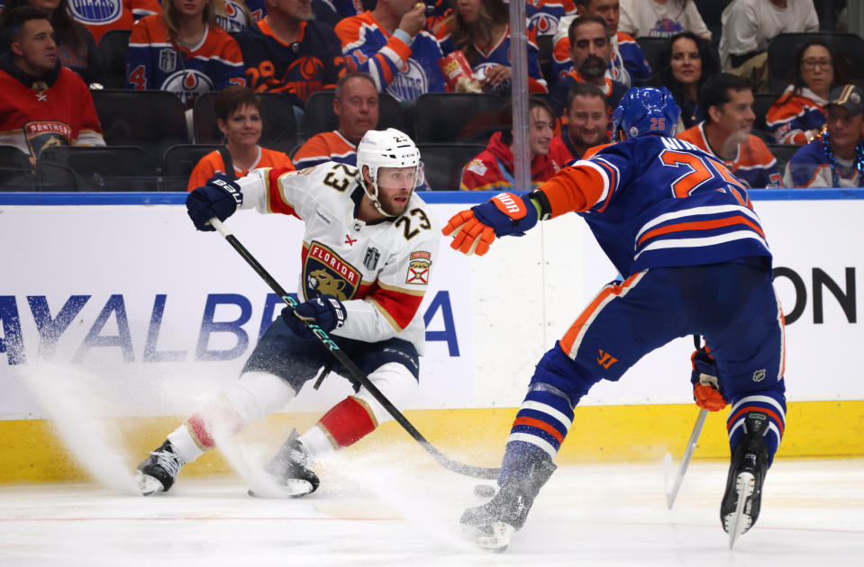 Carter Verhaeghe (23) fue una de las piezas que seleccionaron en el Draft los Florida Panthers y han llevado al equipo al título. (Foto: Dave Sandford/NHLI via Getty Images)