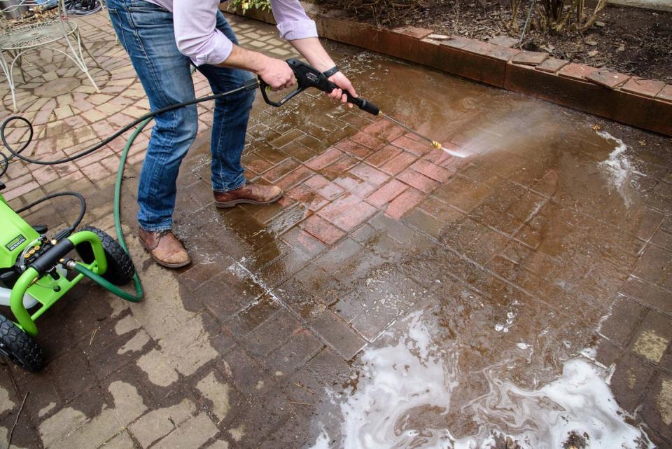 <p>Our experts evaluate pressure washers in real-world conditions, including assessing their ability to blast away dirt and mildew from a brick patio. This 3,000-PSI model had no trouble making the brick surface look new again. </p>