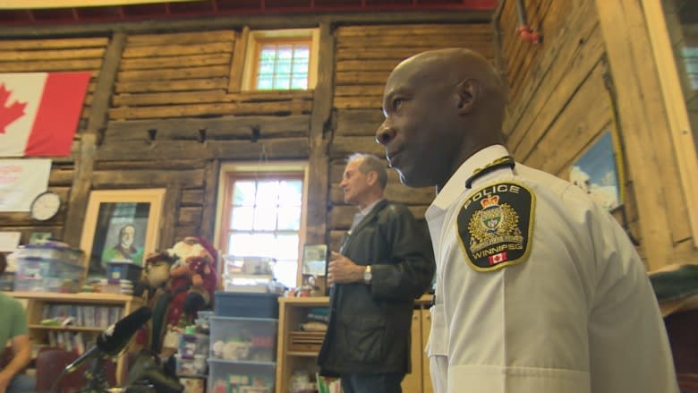 North Point Douglas residents honour retiring police chief