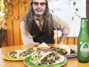 <p>Este hombre vive para comer… literalmente. De hecho, cobrará durante todo un año por un curioso experimento relacionado con los tacos. </p>