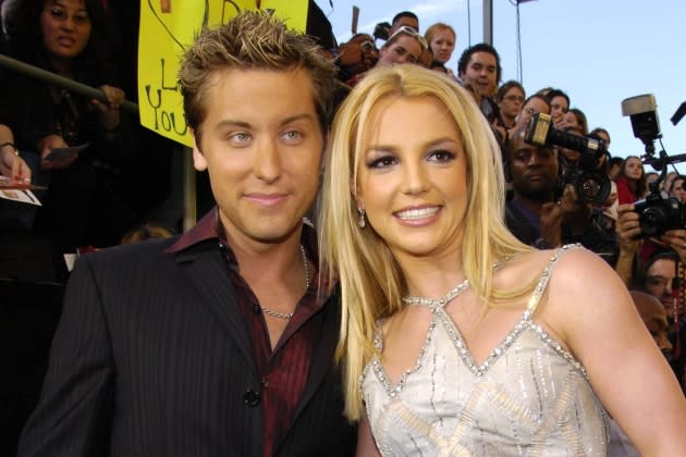 31st Annual American Music Awards - Arrivals - Credit: Kevin Mazur/WireImage