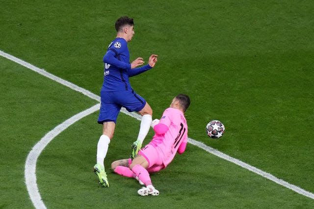 Kai Havertz rounds Manchester City goalkeeper Ederson.