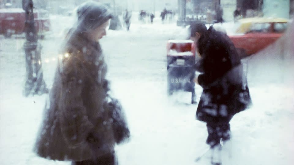 "Pull" taken around 1960. His sidewalk photos while celebrated, were not what supported him financially. - Saul Leiter