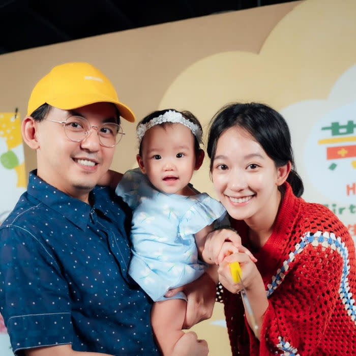 Mickey with wife Summer Meng and their daughter