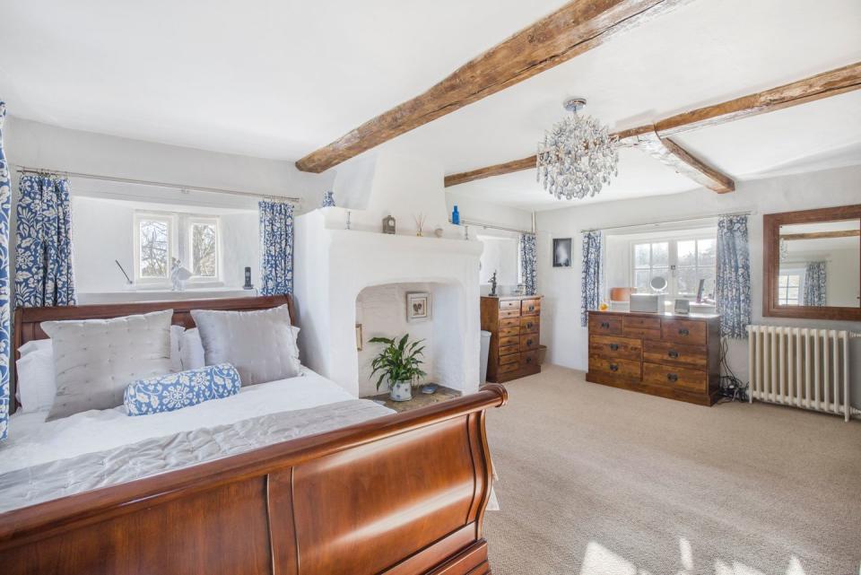 lordship cottage for sale master bedroom
