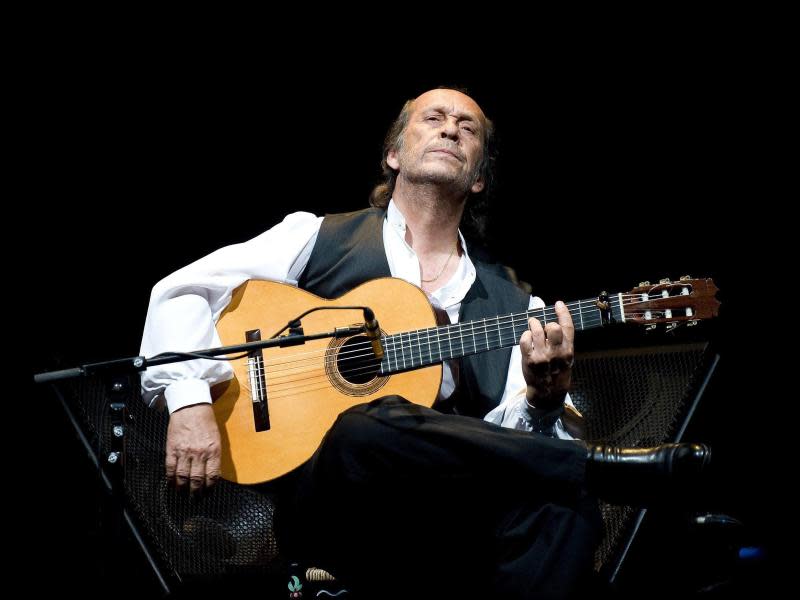 Paco de Lucia bei einem Konzert 2010 in Spanien. Foto: Jose Albaladejo