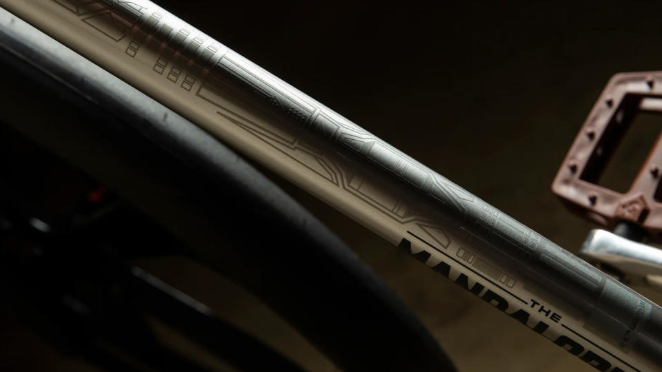 The GT Pro Performer 29: The Mandalorian Edition frame details
