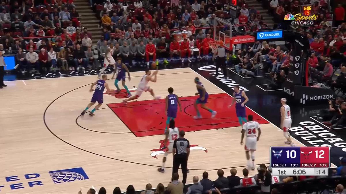 Kelly Oubre Jr. with a dunk vs the Chicago Bulls [Video]