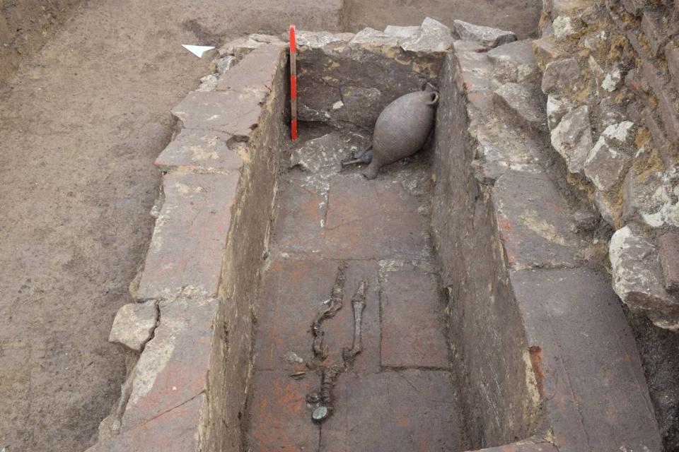 The smaller tomb uncovered in Nova Varbovka.