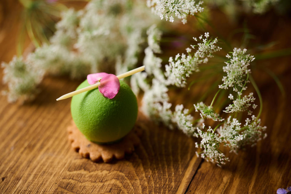  8款鹹甜點以品牌最新的幸福綠園系列作靈感，加入不少茶及水果製作而成。

