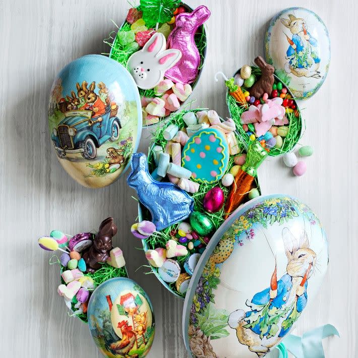 30) Peter Rabbit Small Papier-Mâché Egg