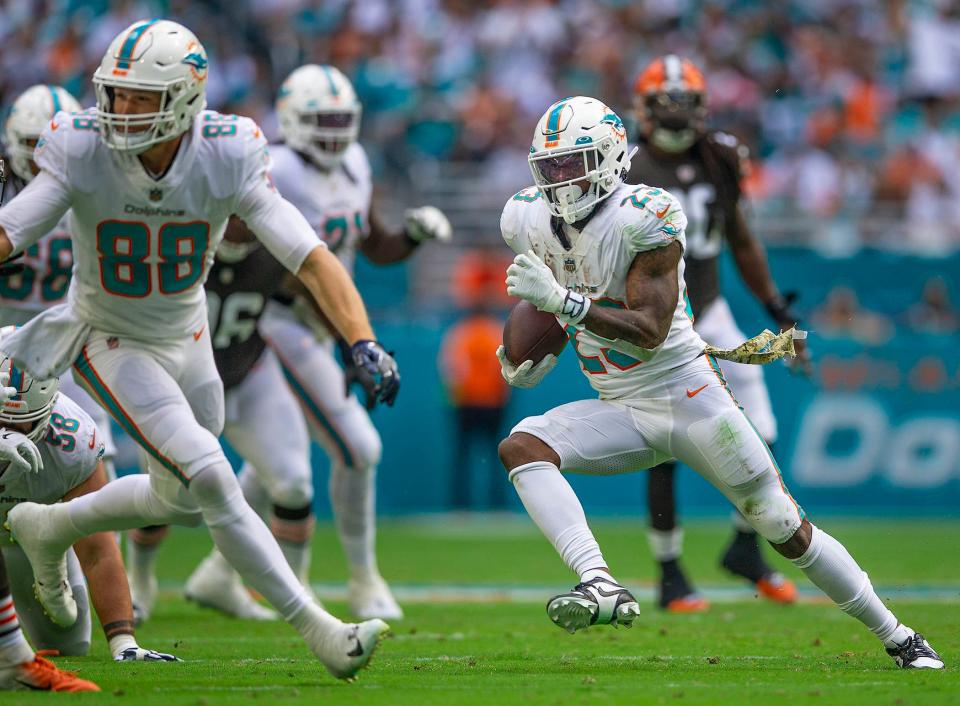 Jeff Wilson, playing only his second game in a Dolphins uniform, led the rushing attack with 119 yards on 17 carries and one touchdown.