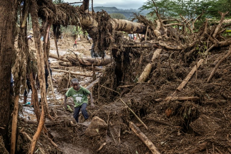 Nach verheerenden Überflutungen mit mindestens 171 Toten hat in Kenia Staatschef William Ruto das Militär zum Evakuierungseinsatz in besonders gefährdete beordert. Besonders gefährdet sind die Menschen derzeit nahe zwei Staudämmen. (LUIS TATO)