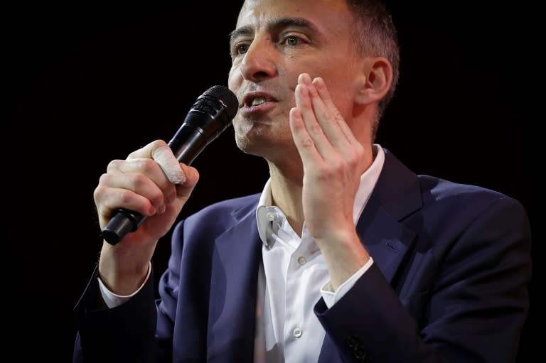 Raphael Glucksmann, leader de la Place Publique et tête de liste du Parti socialiste pour les élections européennes, lors d'un meeting de campagne à Tournefeuille, dans la Haute-Garonne, le 24 mars 2024 (Valentine CHAPUIS)