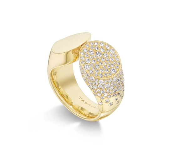 El anillo Oera de Tabayer, oro amarillo Fairmined y diamantes blancos, expuesto en París en NouvelleBox.
