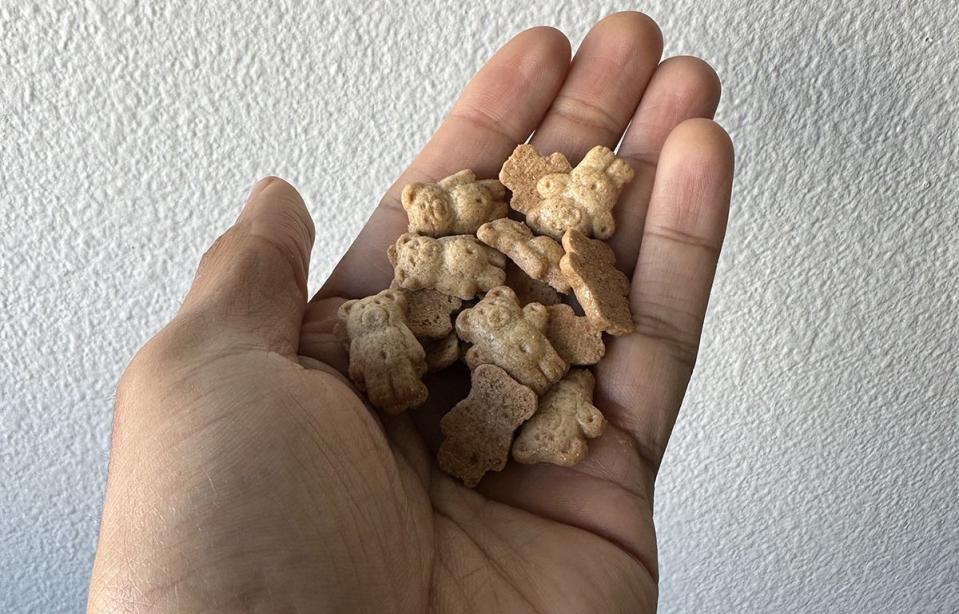 A handful of Teddy Graham snacks