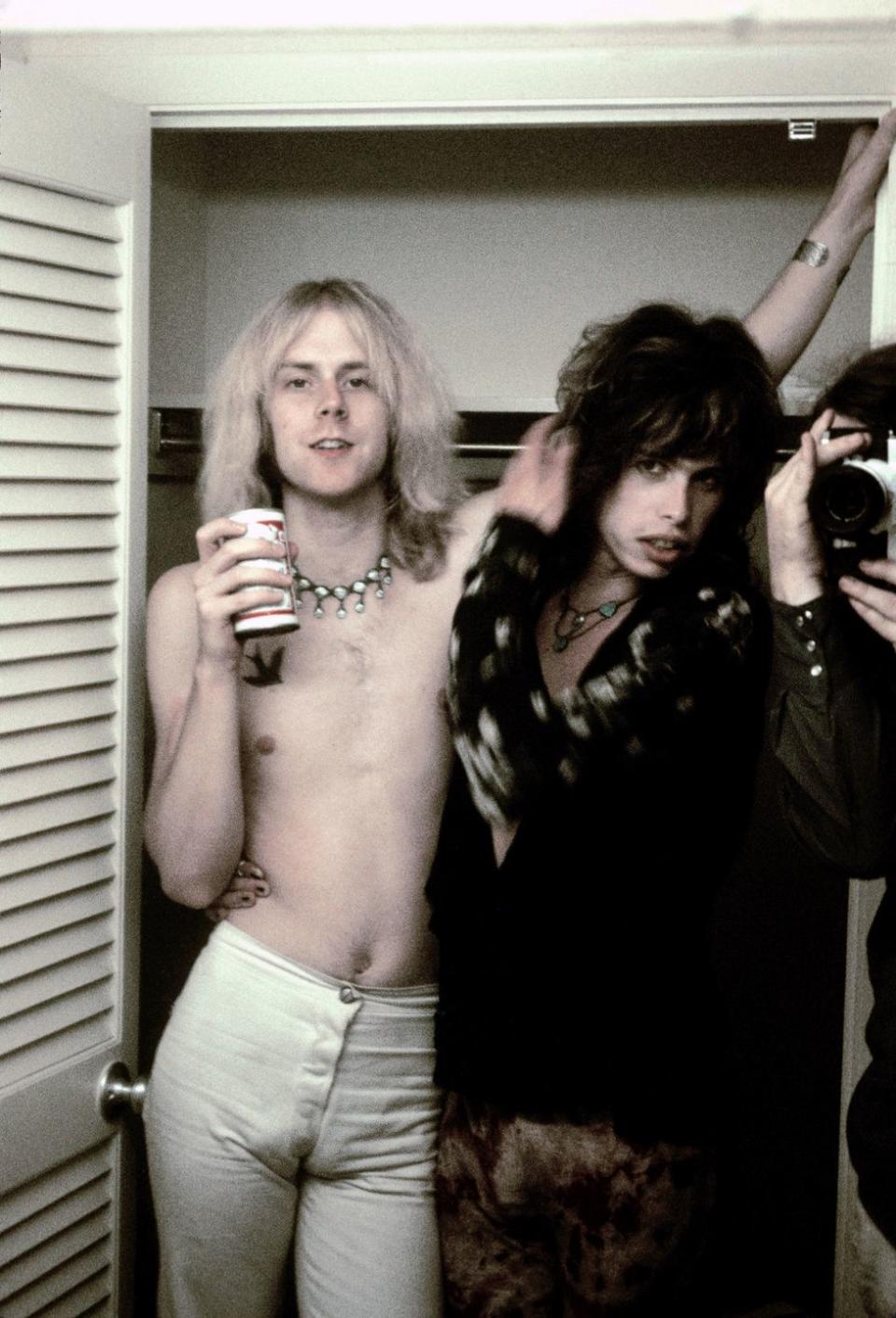 70 Iconic Photos of Musicians Backstage in the '70s