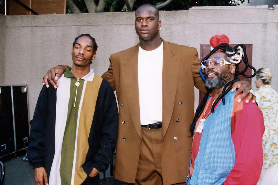 <p>Snoop Dogg, Shaquille O'Neal, and George Clinton at the 1993 MTV Video Music Awards in L.A.</p>