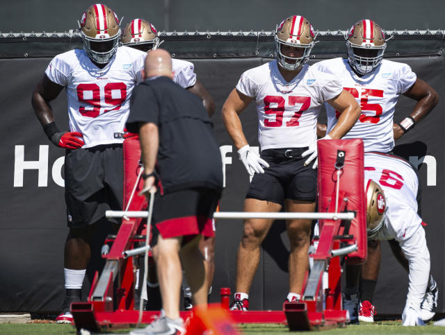 San Francisco 49ers defensive tackle Javon Kinlaw (99) is